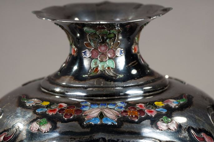 Shibayama silver vase. Meiji Period | MasterArt
